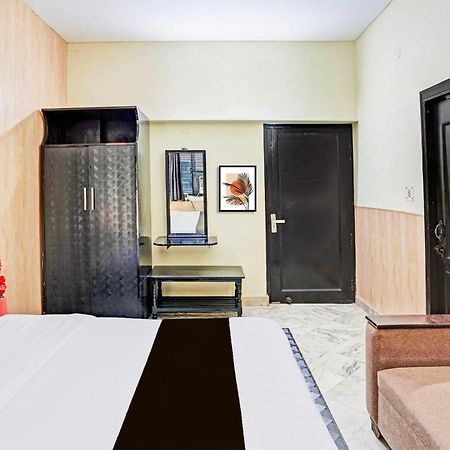 Super Collection O Mathura Near Railway Station Buitenkant foto